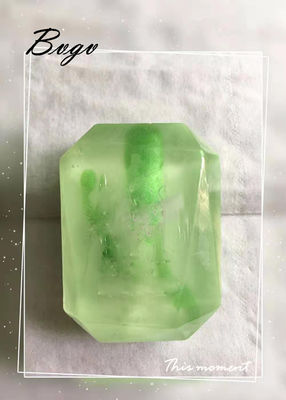 Le visage antibactérien de concombre savonnent le savon de blanchiment efficace frais frais